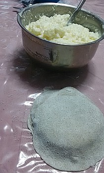 カルヤランピーラッカを作る