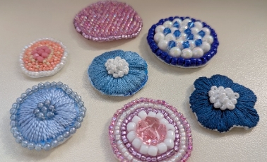 ビーズ刺繡